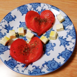 簡単☆ハート型トマトとベビーチーズのサラダ